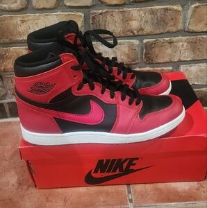 Jordan 1 85 Reverse Bred Varsity Red